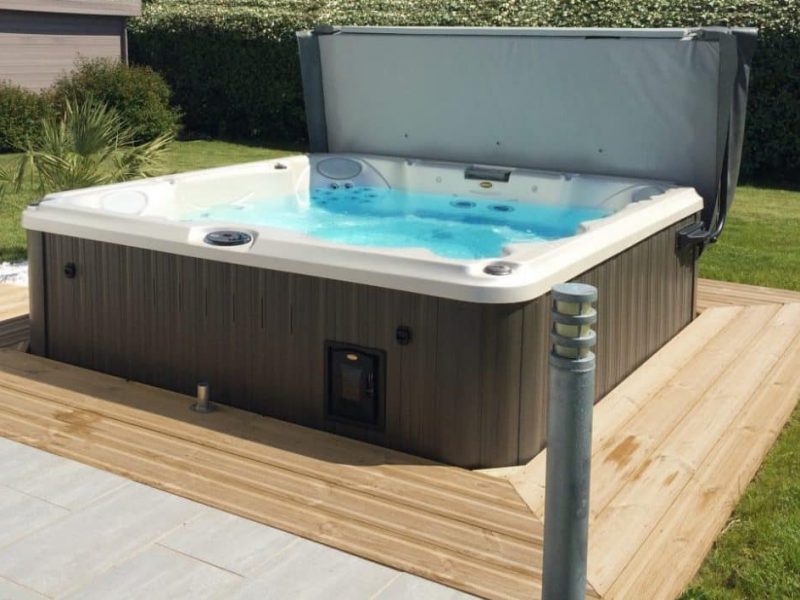 Vacances-Bretagne-Piscine-Jacuzzi-Spa Le spa des Villas Mogueriec Locations